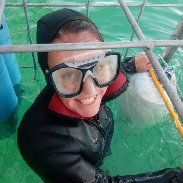 Shark diving briefing helps to keep you safe